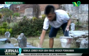 Jember: Bersih-Bersih Makam Remaja Ubah Image Angker Pemakaman – Jurnal9