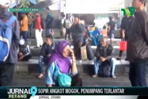 Sopir Angkot Mogok, Ratusan Penumpang Terlantar