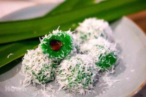 Bagaimana Bisa Kue Klepon Jadi Tidak Islami?