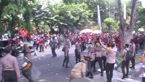 Demo Tolak Omnibus Law Ricuh, 2 Awak Media Terluka
