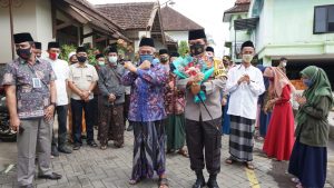 Sebagai Putra Daerah Asli, Kapolda Jatim Silaturahim ke Ponpes Sabilurrosyad Disambut Langsung Oleh KH Marzuqi Mustamar
