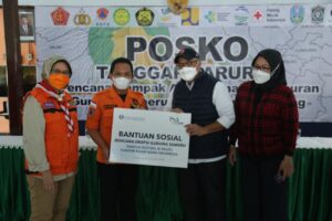 Bank Indonesia Bersama BMPD Provinsi Jawa Timur Berikan bantuan Korban Bencana Erupsi Gunung Semeru