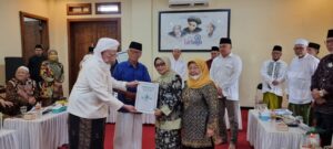 Hak Cipta Shalawat Badar dan Syubbanul Wathon Resmi Tercatat Kemenkum-HAM, PWNU Jatim Serahkan ke Dzuriyat Pencipta