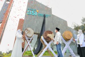 Resmikan Masjid BSI di Penanjakan Bromo, Gubernur Khofifah: Kini Wisatawan Bisa Beribadah dengan Nyaman Sebelum Nikmati Sunrise