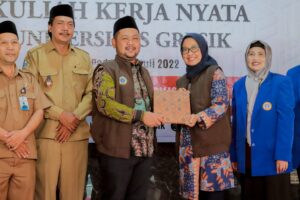 Bupati Gresik Dorong Mahasiswa Unigres Sukseskan Program Nawakarsa di Desa