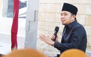 Edukasi Masyarakat, Gus Fawait Luruskan Istilah Kiai dan Gus