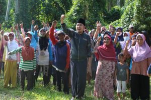 Gus Fawait Pimpin Upacara 17 Agustus Bersama Buruh dan Masyarakat Perkebunan