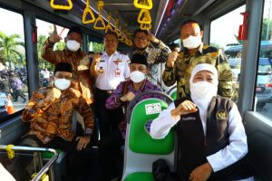 Gubernur Khofifah Resmikan Trans Jatim Rute Surabaya Raya , Gratis Sampai Akhir Bulan
