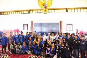 Gubernur Khofifah : Aktivis PMII Perbanyak Inovasi dan Sinergi Hadapi Tantangan Global