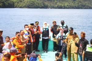 Ikut Petik Laut, Gubernur Jatim Pastikan Stok Solar Nelayan Aman