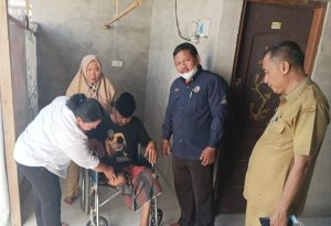 Bupati Gresik Bantu Kaki Palsu untuk Arif Susanto Hingga Modal Usaha