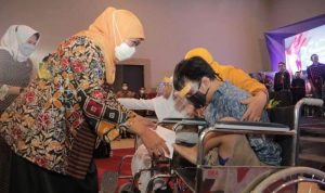 Khofifah Indar Parawansa Raih Penghargaan Anugerah Pendidikan Indonesia dari Ikatan Guru Indonesia