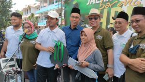 Ribuan Warga Berebut Tiket Umroh dan Sepeda Motor dari HPN Jatim