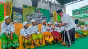 Ratusan Anak Ikuti Khitan Massal, 1 Peserta Duduk di SMA