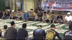 Gabungan Suporter Sepakbola di Sumenep Lakukan Doa Bersama dan Tabur Bunga