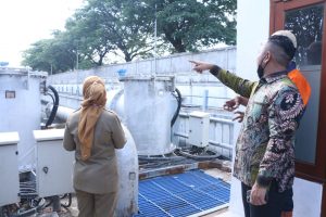 Temukan Tumpukan Sampah Liar Saat Sidak, Bupati Gresik Ajak Masyarakat Peduli Lingkungan