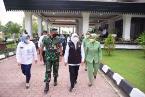 Gubernur Khofifah Apresiasi Bakti TNI Untuk Jatim Bangkit, Kodam V Brawijaya Cegah Stunting hingga Penguatan UMKM di Jatim