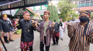 Mengenal Budaya Nusantara, Siswa Khadijah Surabaya Gelar Festival