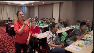 Ratusan Ojol Teriakkan Prabowo Presiden