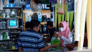 Switch On TV Digital, Warga Lamongan Berburu Set Top Box, Harga Melambung