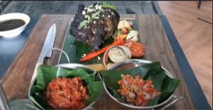 Steak Rawon, Perpaduan Cita Rasa Khas Jawa Timur dan Eropa
