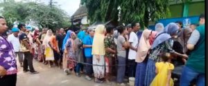 Operasi Beras Murah, Sejumlah Ibu di Sumenep Kecewa Tak Kebagian Beras