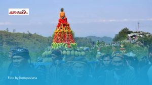 Mengulik Lebih Dekat Tradisi Larung Sesaji Gunung Kelud