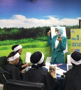Menunjang Penampilan Frontliner, Wardah Gelar Beauty Class