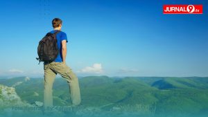 Berwisata Outdoor Bermanfaat Lepaskan Stres