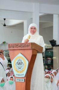 Nisfu Sya’ban Bareng Ahli Thariqah di Pesantren Rejoso, Gubernur Jatim Ingatkan Orang Tua Bekali Generasi dengan Ilmu