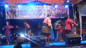 Lestarikan Budaya Lokal, Pemdes Bersama Warga Wunut Gelar Kesenian Ludruk Jawa Timur