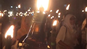 Ritual Sambut Puasa Ramadhan, Ribuan Warga Nyalakan 1444 Obor Keliling Desa