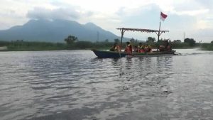 Sehari Puasa Ramadhan, Wisata Buaya 2 Musim Mendadak Ramai Dikunjungi Warga untuk Ngabuburit