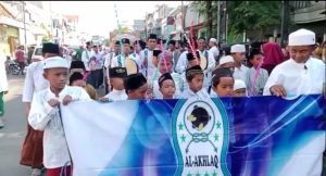 Haul Ke-546 Sunan Ampel, Ribuan Umat Islam Ikuti Kirab di Sekitar Maqbaroh
