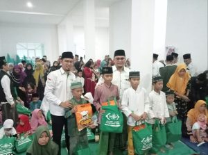 Ramadhan Menggembirakan, Lazisnu Jatim Santuni Ratusan Anak Yatim di Bangil