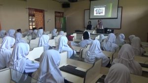 Ajak Gemar Literasi, Puluhan Siswa Al Ihsan Dikenalkan Ilmu Dasar Jurnalistik