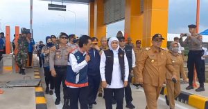 Khofifah Tinjau Jalur Mudik Tol Paspro Seksi IV