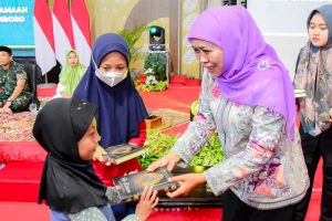 Hadiahi Alquran untuk Anak Pramuka, Khofifah Pesan Begini!