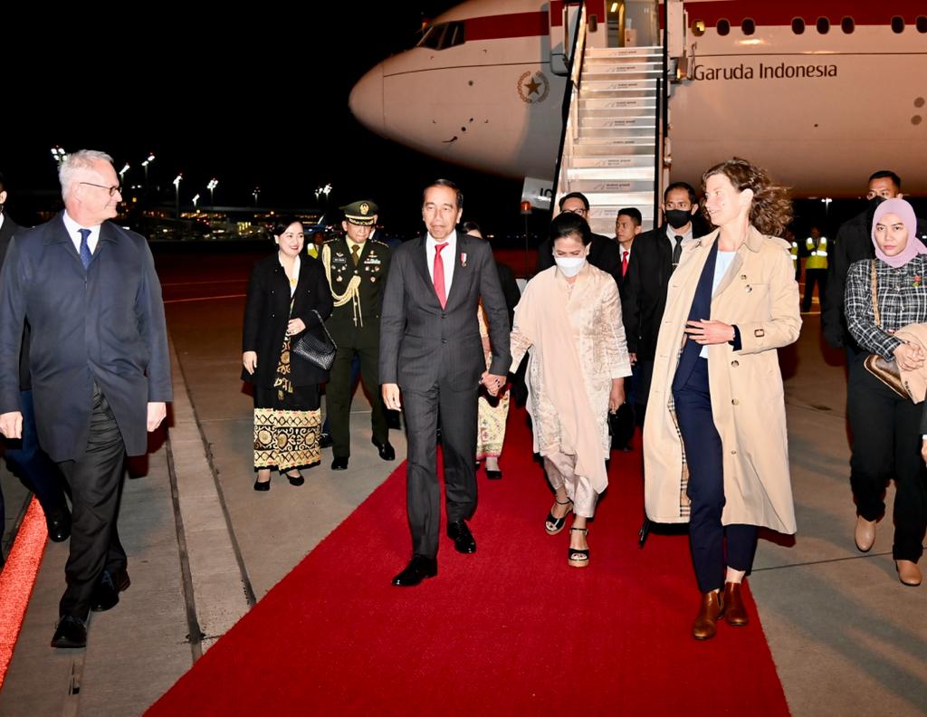 Presiden Jokowi dan Ibu Iriana Tiba di Hannover