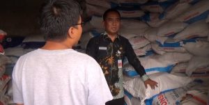 Satgas BUS PATAS Pemkab Probolinggo Sidak Pupuk, 3 Kios Dapat Surat Teguran