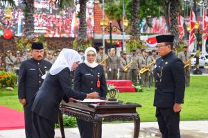 Lantik 505 Pejabat Administrator dan Pengawas, Gubernur Khofifah Tekankan Core Values ASN BerAKHLAK dan Berintegritas