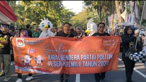 Tingkatkan Partisipasi Masyarakat Pada Pemilu 2024, KPU Kota Surabaya Lakukan Kirab Pemilu di CFD Raya Darmo