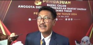 DPW NasDem Jatim Daftarkan Calegnya ke KPU Caleg Diarak Barongsai dan Reog Ponorogo