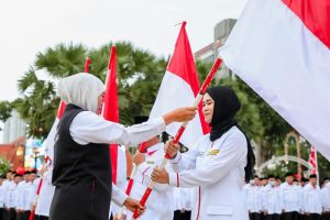 Gubernur Jatim Pimpin Apel Kesiapan Petugas Haji Indonesia Embarkasi Surabaya-Jawa Timur Tahun 2023