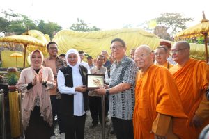 Selamat Hari Waisak, Khofifah: Jadikan Pijakan Bangun Nilai Luhur Persaudaraan Kebangsaan