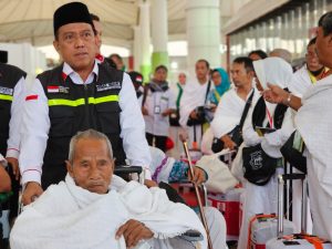 Berihram, 393 Jemaah Haji JKG 42 Mendarat di Bandara Jeddah