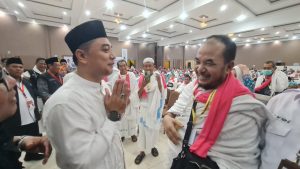 Sapa Langsung Jemaah Haji Surabaya, Eri Cahyadi Titip Doa untuk Kerukunan Surabaya