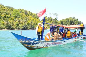 Hari Laut Sedunia, Khofifah: Jaga Keseimbangan Ekosistem Laut dan Perikanan Tangkap