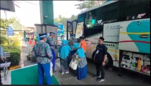 40 Persen Jemaah Haji Berangkat dari Embarkasi Surabaya, 13 Orang Tertunda