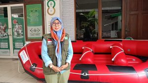 Siaga Bencana, LAZISNU PBNU Serahkan Bantuan Perahu Rescue di Jawa Timur